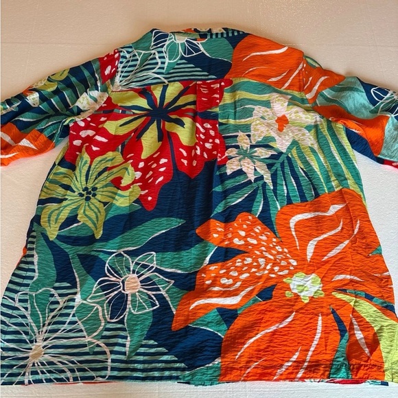 John Mark Tropical Floral Print Top - Picture 9 of 10